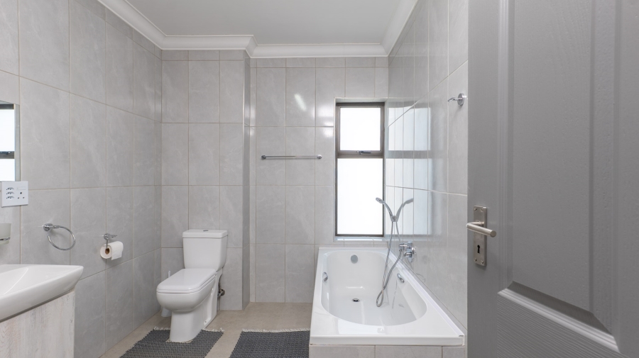 To Let 3 Bedroom Property for Rent in Agulhas Western Cape